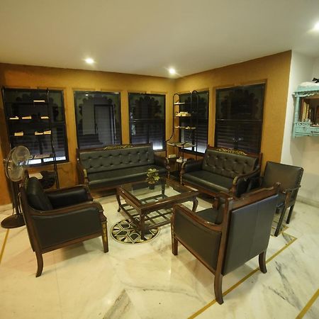 Hotel Udai Niwas By The Lake Udaipur Extérieur photo