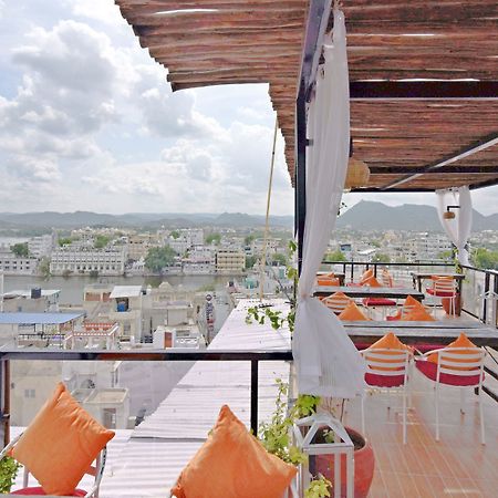 Hotel Udai Niwas By The Lake Udaipur Extérieur photo