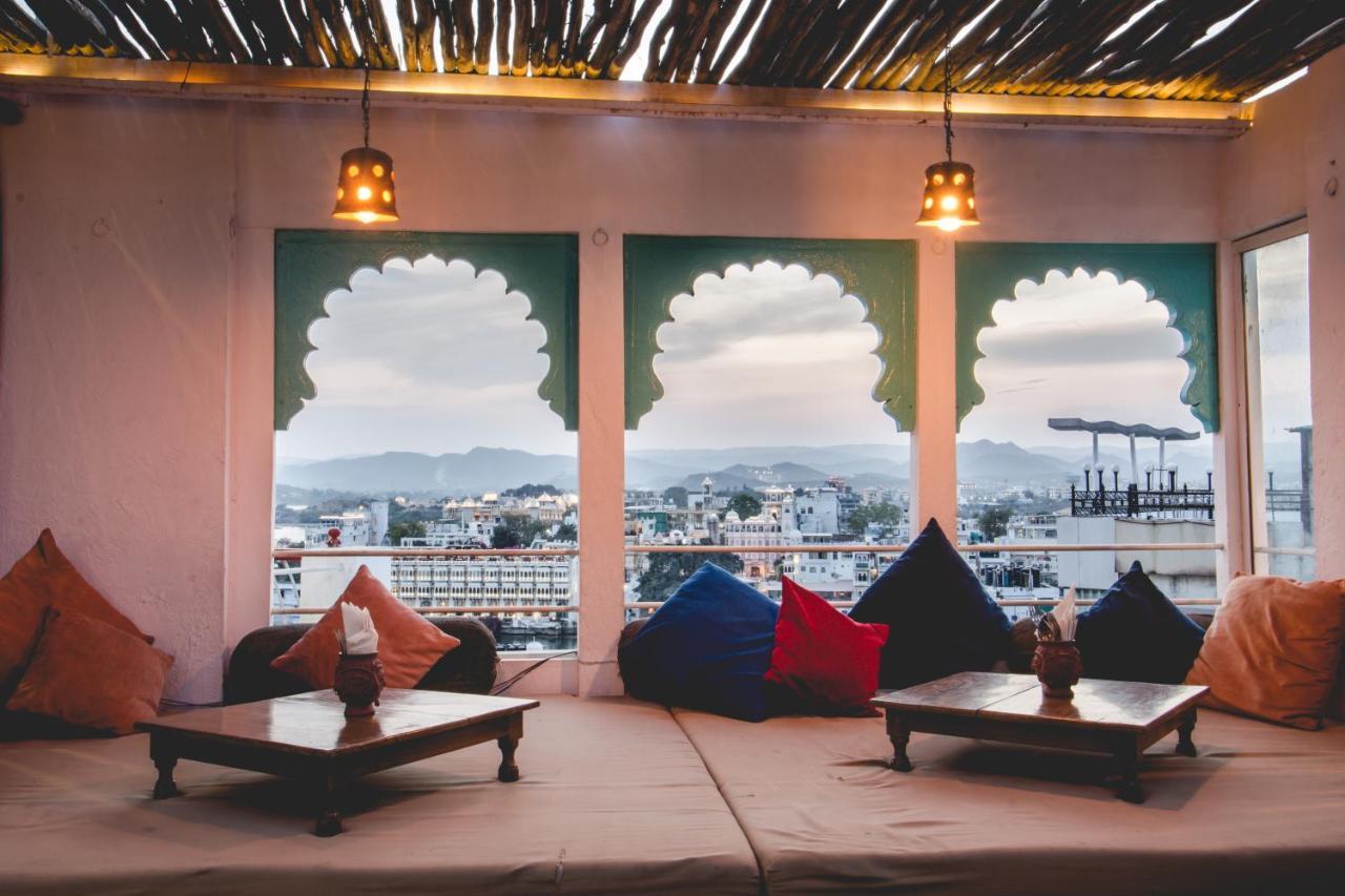 Hotel Udai Niwas By The Lake Udaipur Extérieur photo