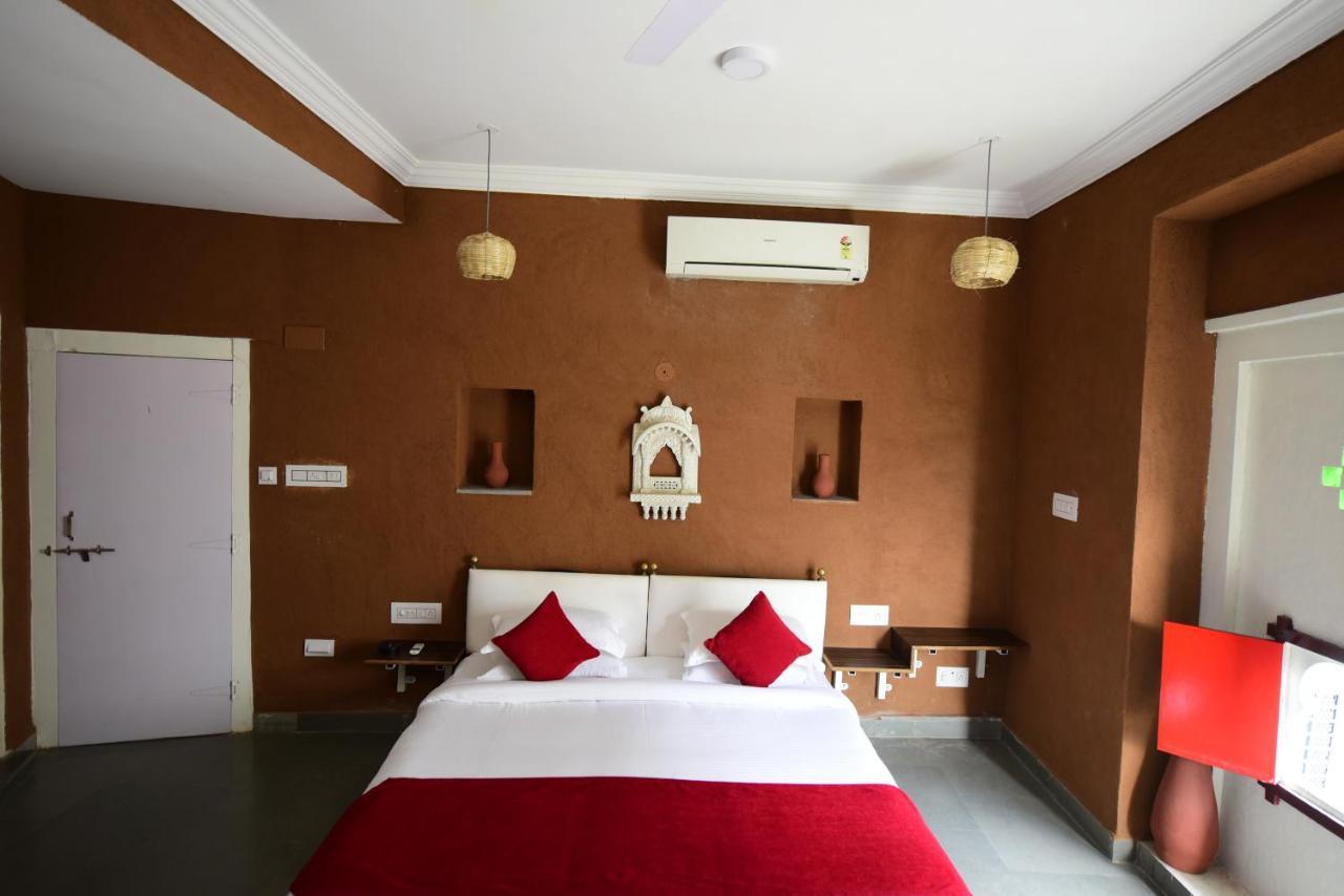 Hotel Udai Niwas By The Lake Udaipur Extérieur photo