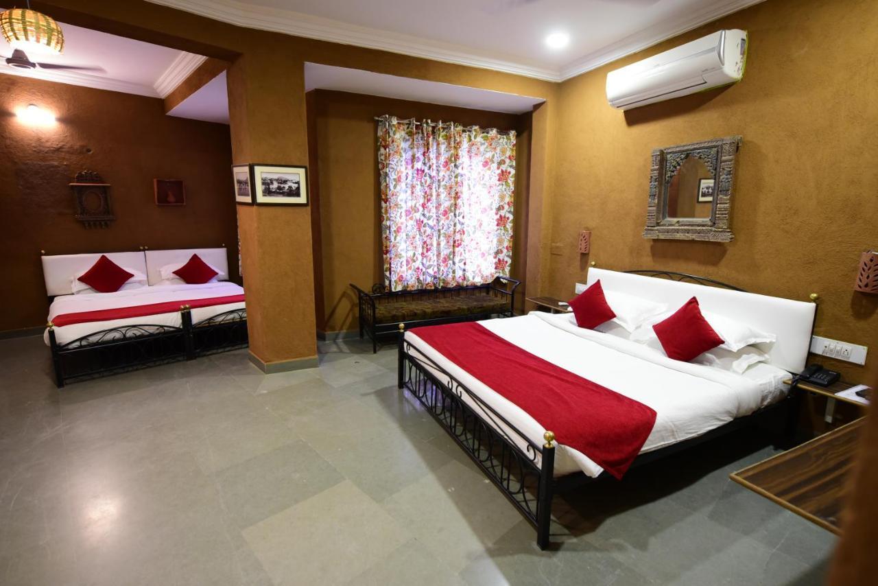 Hotel Udai Niwas By The Lake Udaipur Extérieur photo