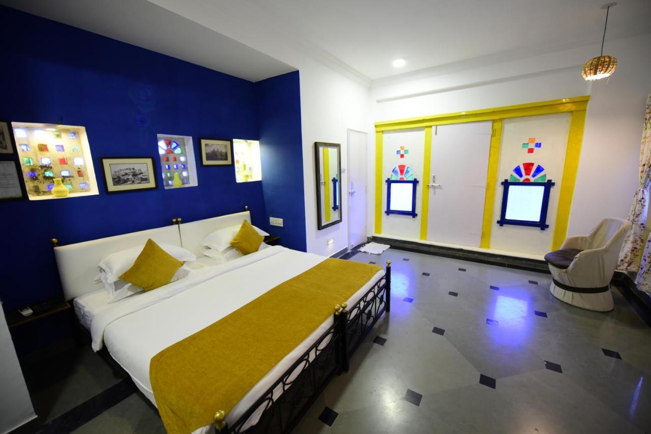 Hotel Udai Niwas By The Lake Udaipur Extérieur photo