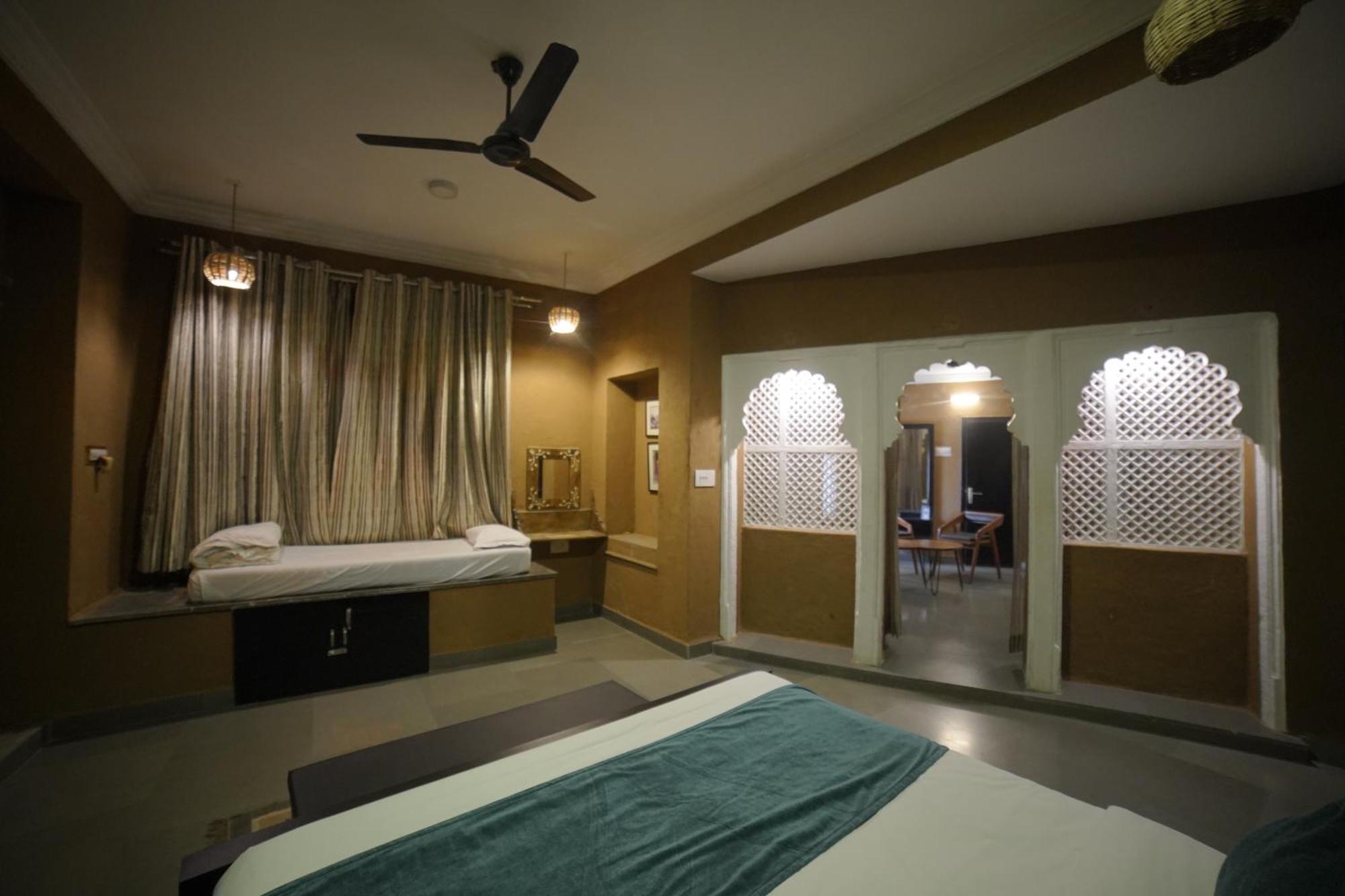 Hotel Udai Niwas By The Lake Udaipur Extérieur photo