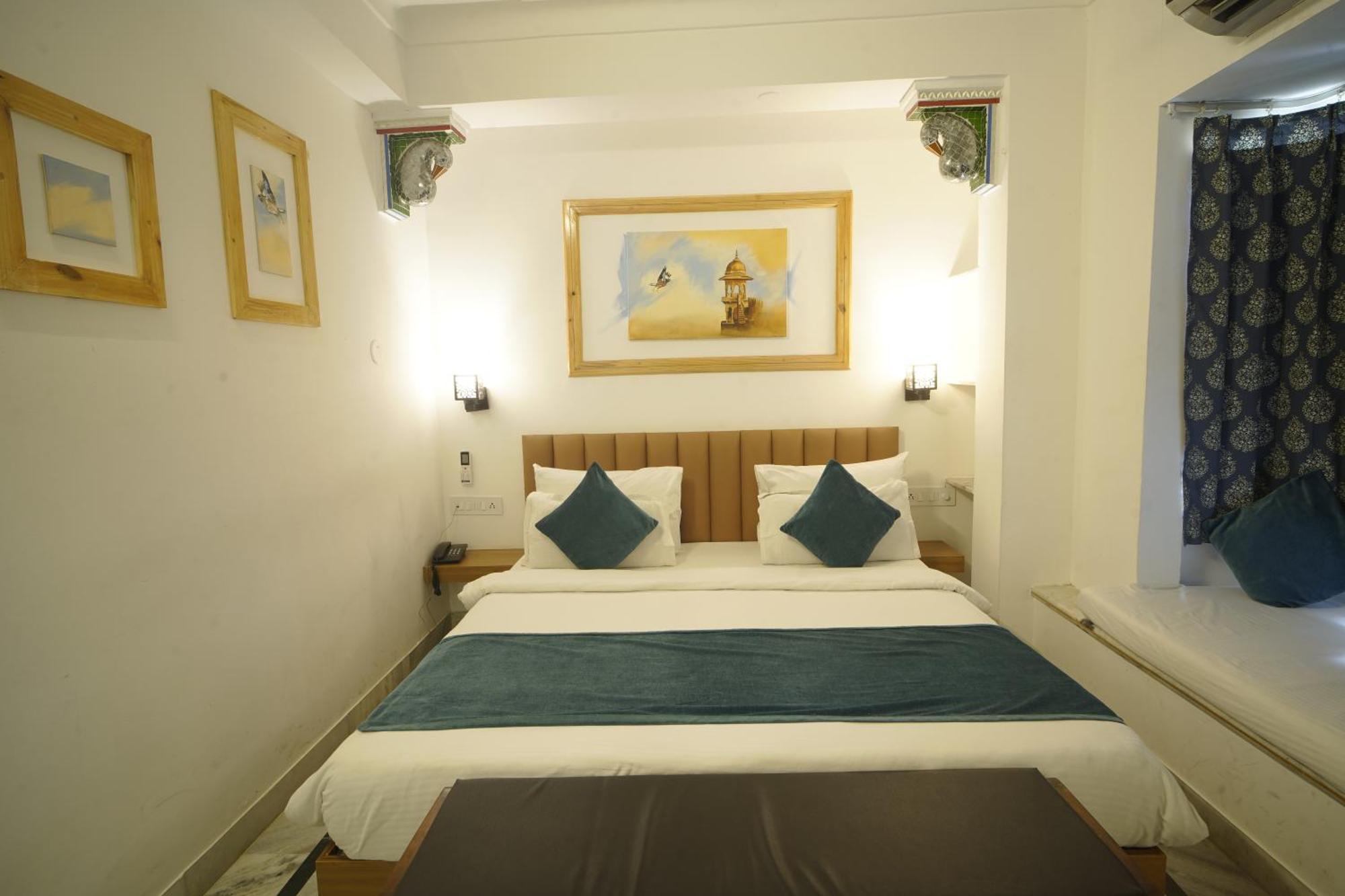 Hotel Udai Niwas By The Lake Udaipur Extérieur photo