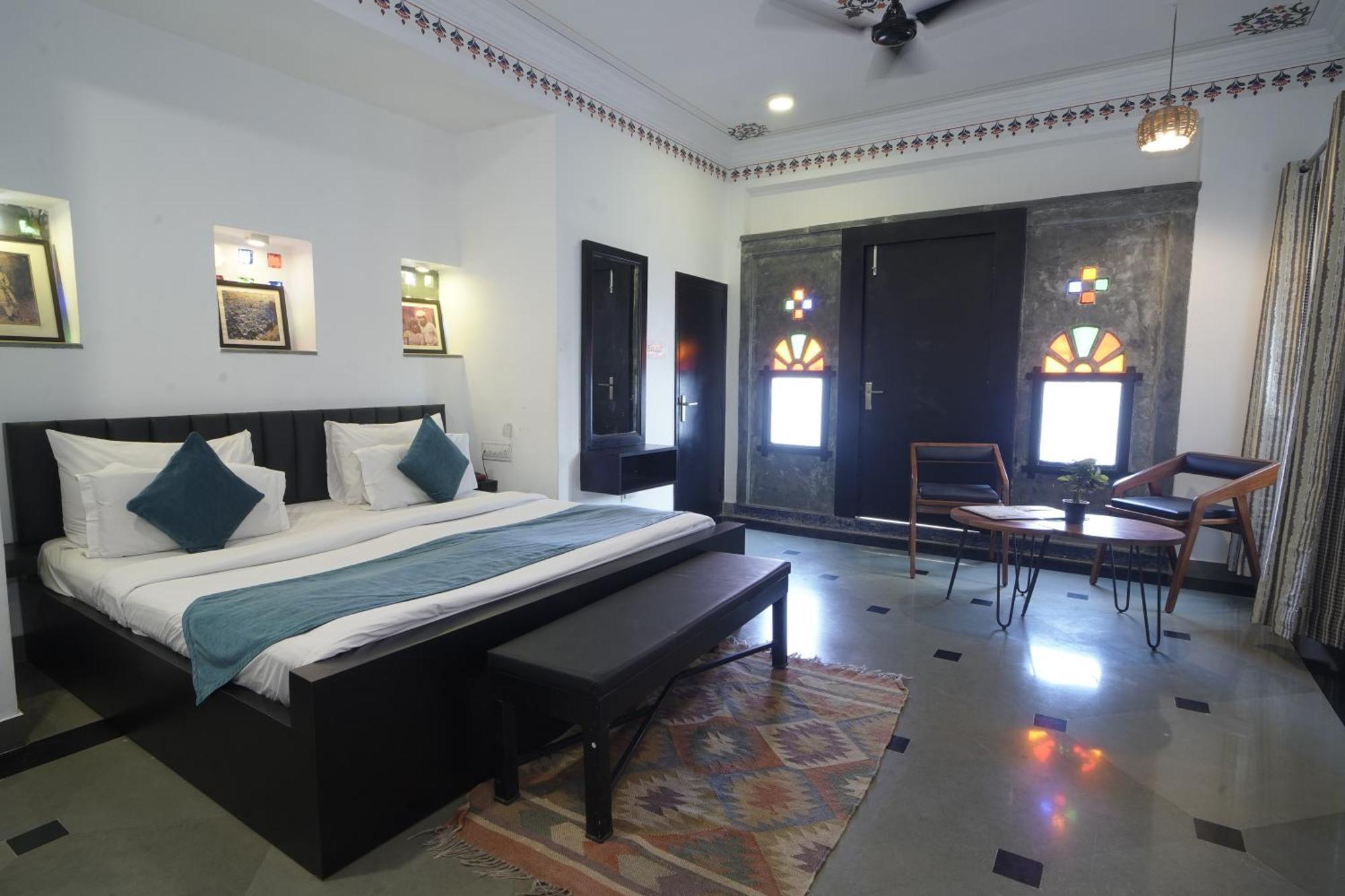 Hotel Udai Niwas By The Lake Udaipur Extérieur photo