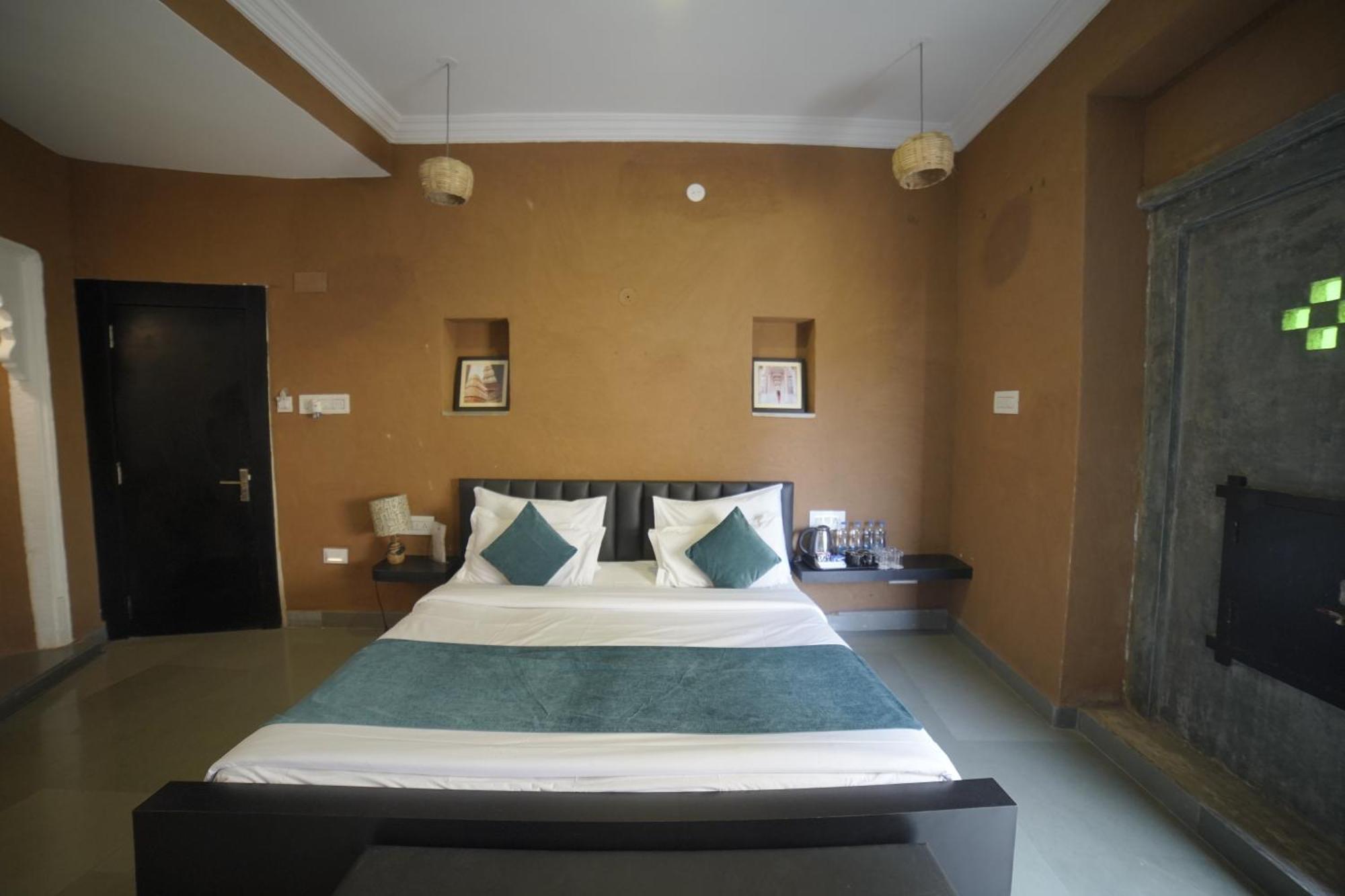 Hotel Udai Niwas By The Lake Udaipur Extérieur photo
