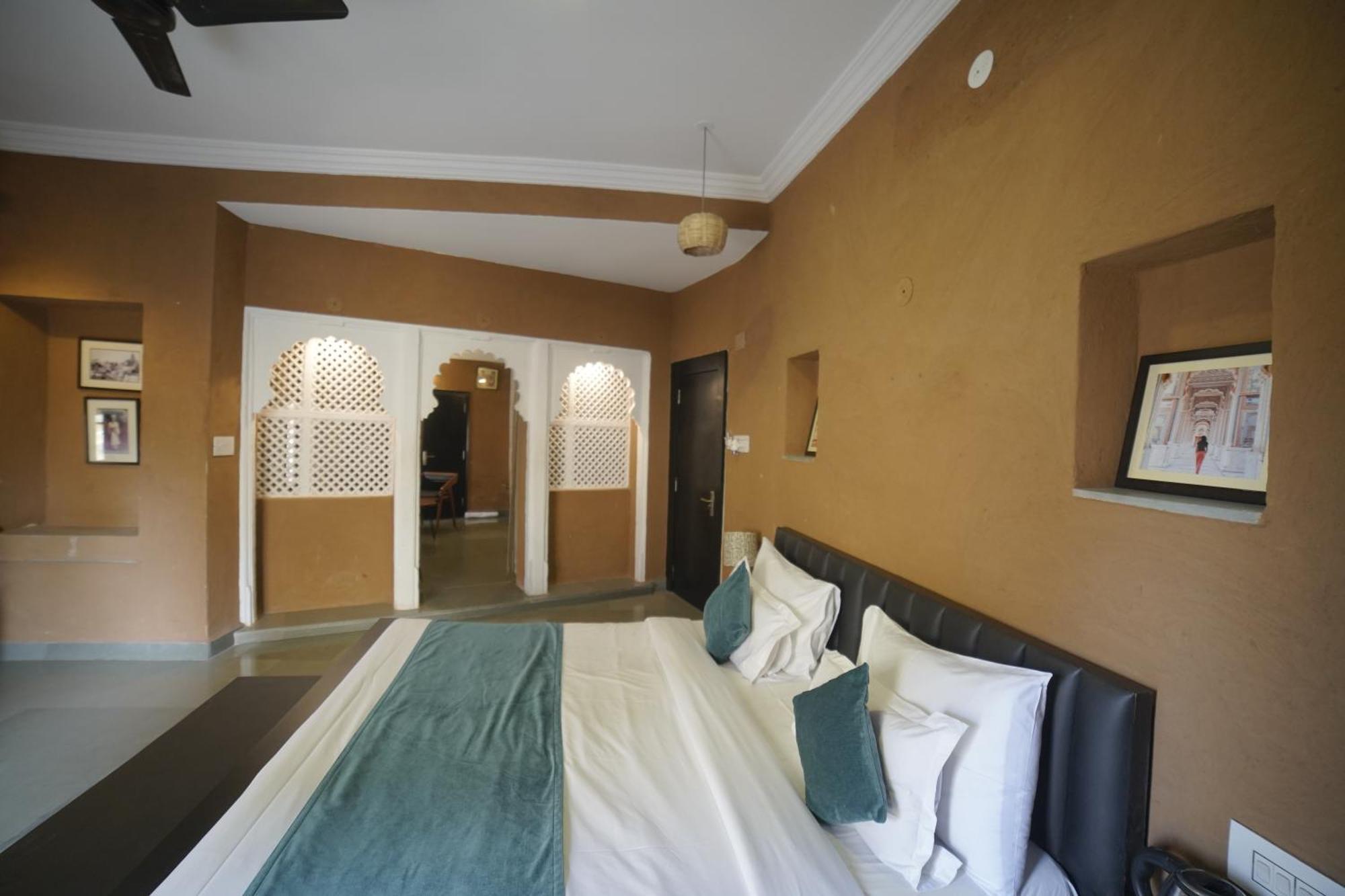 Hotel Udai Niwas By The Lake Udaipur Extérieur photo