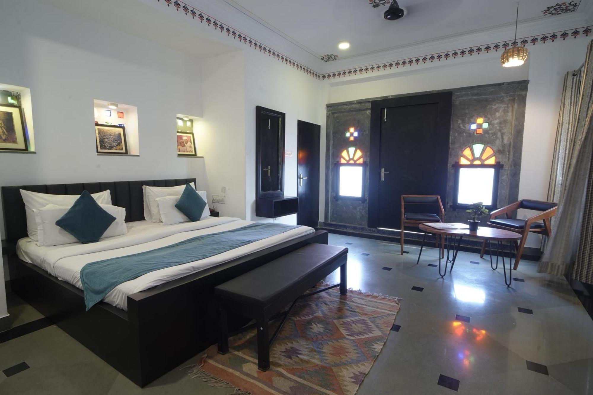 Hotel Udai Niwas By The Lake Udaipur Extérieur photo