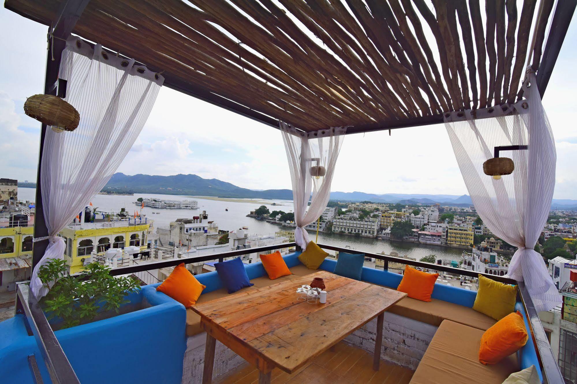 Hotel Udai Niwas By The Lake Udaipur Extérieur photo